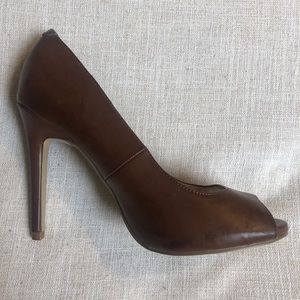Guess cognac peep toe heels sz 6M
